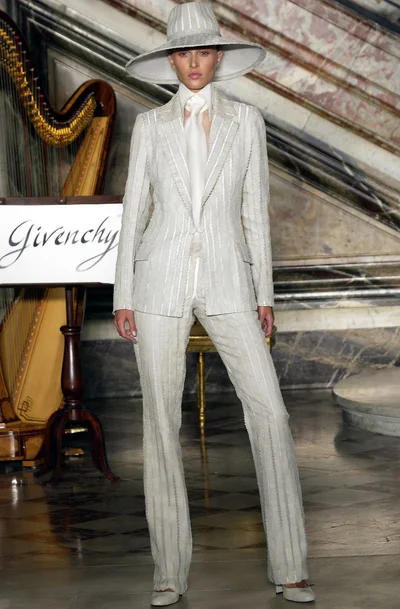 Look 16